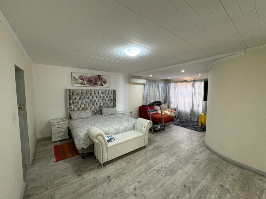 4 Bedroom Property for Sale in Waterval East North West